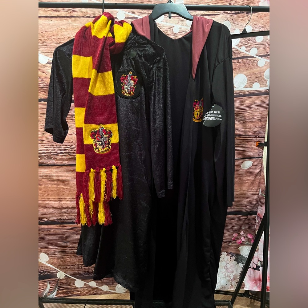 HALLOWEEN ADULT-ONE SIZE, AND KIDS-ONE SIZE HARRY POTTER WIZARD ROBE WITH SCARF